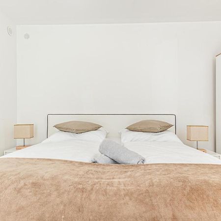 City Vibes: 1Br Apt, 10 Min To Westbahnhof Виена Екстериор снимка
