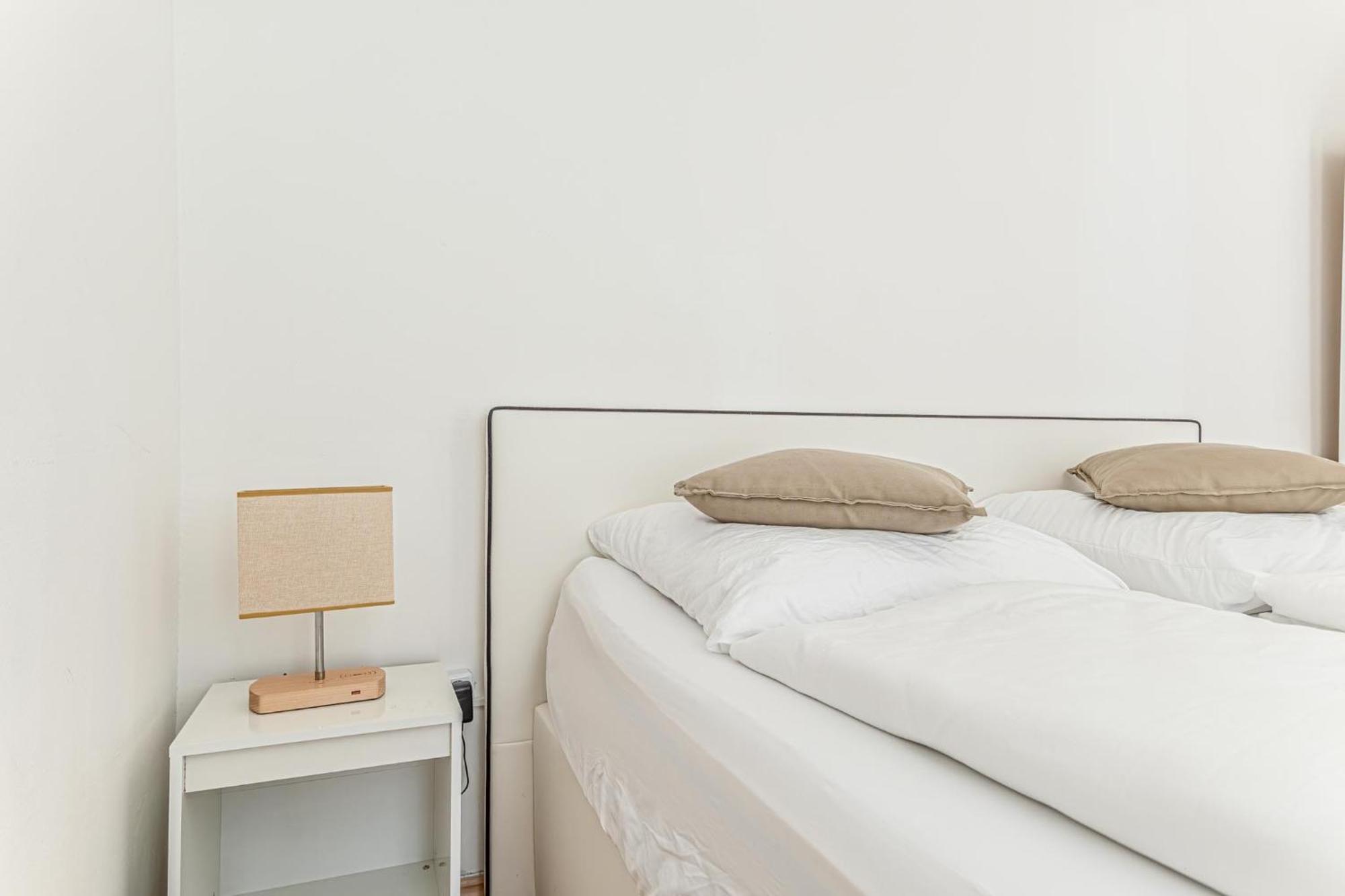 City Vibes: 1Br Apt, 10 Min To Westbahnhof Виена Екстериор снимка