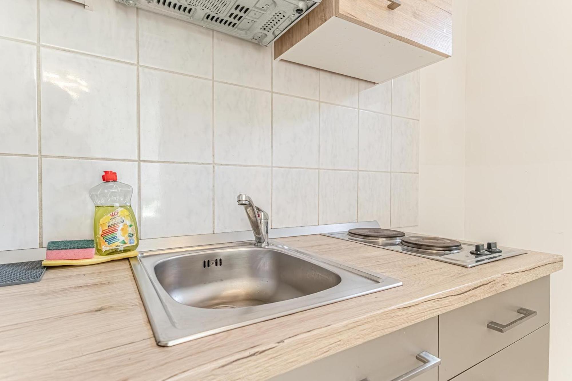 City Vibes: 1Br Apt, 10 Min To Westbahnhof Виена Екстериор снимка