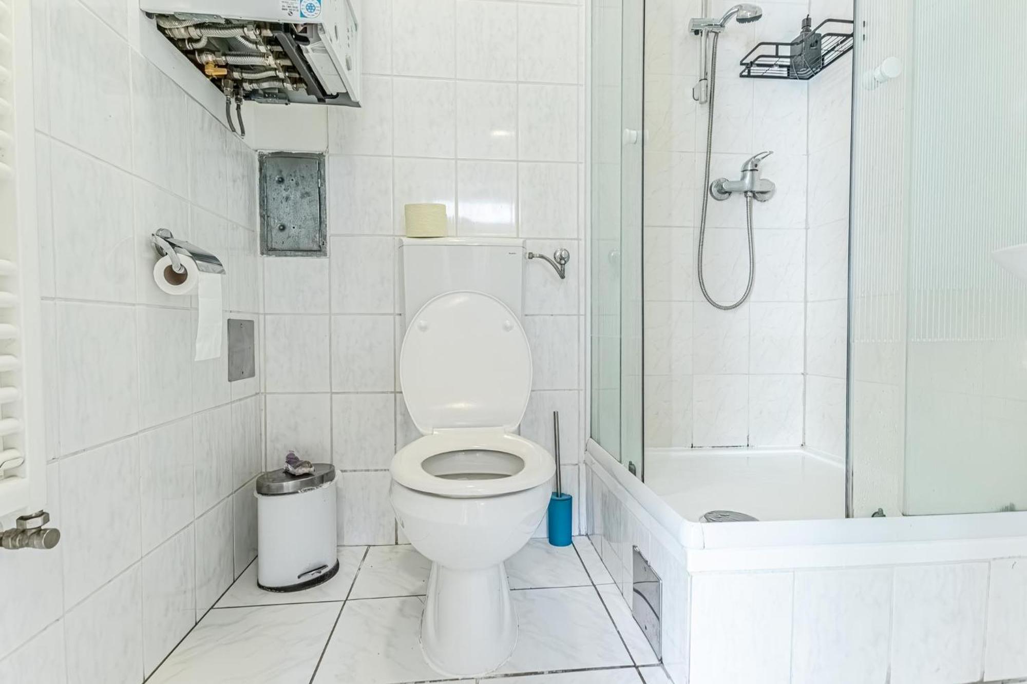 City Vibes: 1Br Apt, 10 Min To Westbahnhof Виена Екстериор снимка